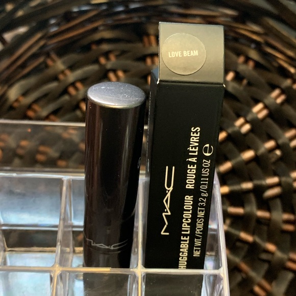 BNIB MAC Huggable Lip Colour - Love Beam - Picture 3 of 4